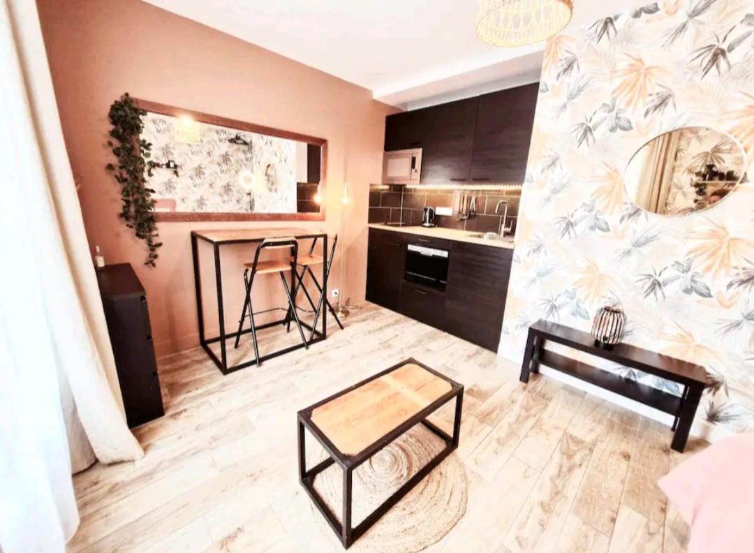 Maison Juliette كليشي المظهر الخارجي الصورة